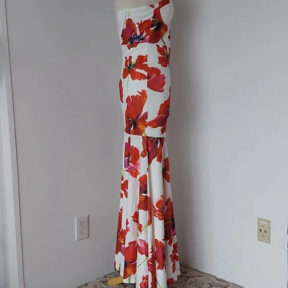 Fashion Nova Women's Floral Gown - Picture 6 of 7